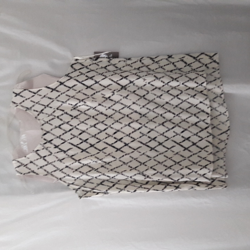 Vince Camuto Top Chalk Sleeveless  High Low Hemline Size M  New